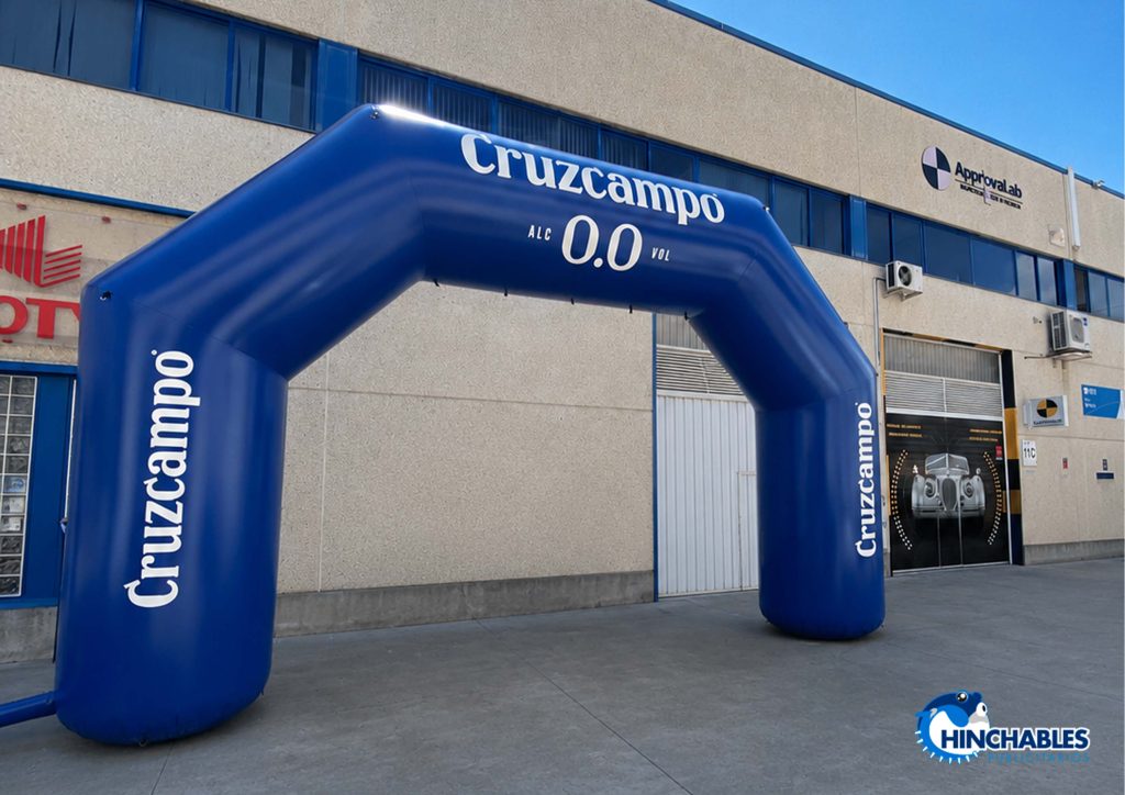 Fabricación de arco de meta hinchable para Cruzcampo